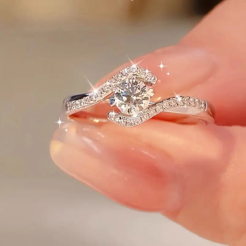 CELISSA™ TWISTED CLAW RING